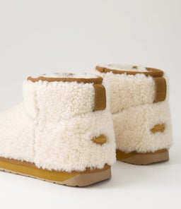 W12773 STINGER MICRO TEDDY EM NATURAL SHEEPSKIN