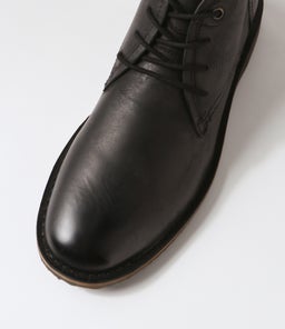 U ZAL A GE BLACK WAXY LEATHER
