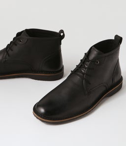 U ZAL A GE BLACK WAXY LEATHER