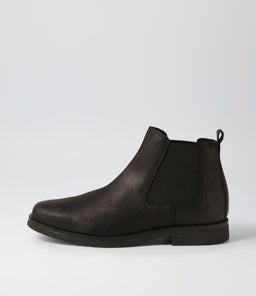 U CLAUDIO A GE BLACK WAXY LEATHER