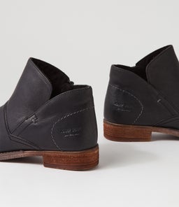 SIENNA 81 JS BLACK LEATHER