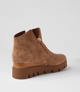 RADEO MI LT CHOC NAT< CHOC SUEDE SOLE