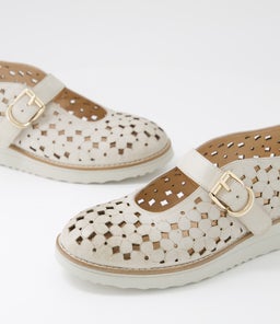 OLLENS MI ALMOND ALMOND SOLE LEATHER