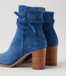 ADARU MI LT NAVY SUEDE