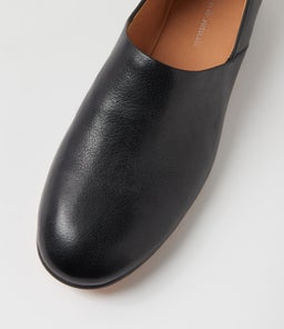 UMACKA MI BLACK LEATHER