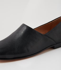 UMACKA MI BLACK LEATHER