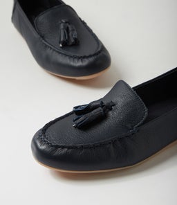 VYKING MI NAVY TUMBLE LEATHER