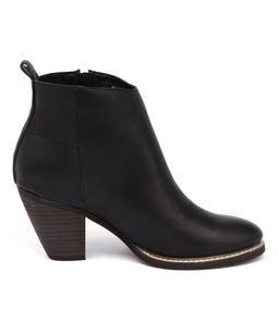 MATCHER BLACK LEATHER