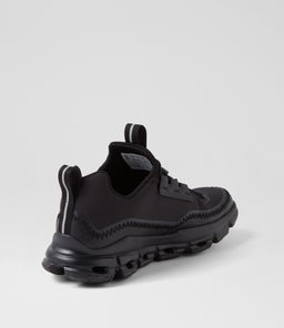 CLOUDAWAY M OO ALL BLACK KNIT