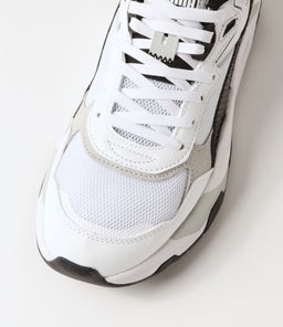 389289 TRINITY PM WHITE BLACK COOL LIGHT GRAY LEATHER