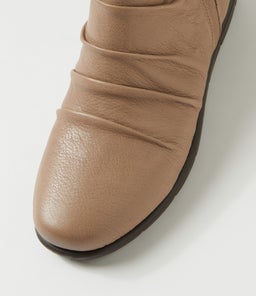 MAXIE SU FAWN LEATHER