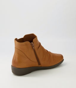PANKA SU NEW TAN LEATHER ELASTIC