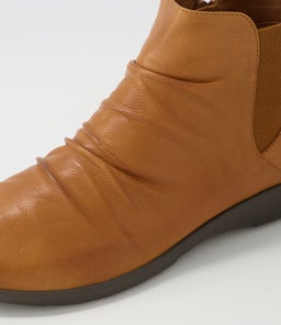 PANKA SU NEW TAN LEATHER ELASTIC