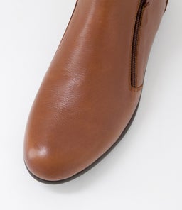 FALLENN SU COGNAC LEATHER
