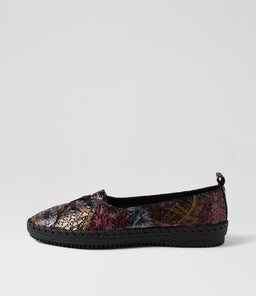 WOMANS SU WINE SWIRL SUEDE