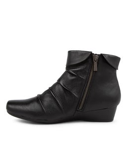 ROGER SU BLACK LEATHER