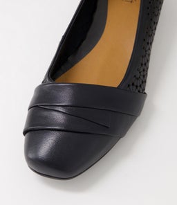 REA SU BLACK LEATHER