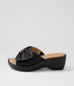 BLESSED SU BLACK LEATHER