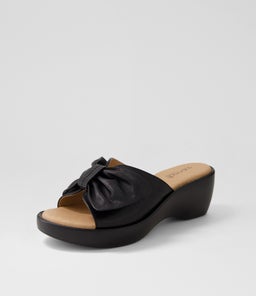 BLESSED SU BLACK LEATHER