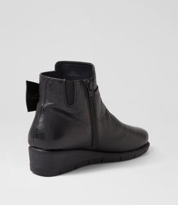 MARRIEE SU BLACK LEATHER