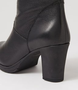 BLESSIN SU BLACK LEATHER