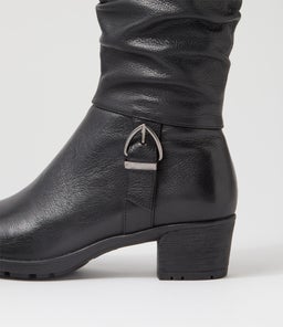 INIS SU BLACK LEATHER