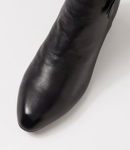 MARSHAS SU BLACK LEATHER