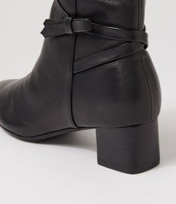 MARSHAS SU BLACK LEATHER