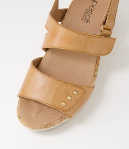 CARRIES SU DK TAN LEATHER