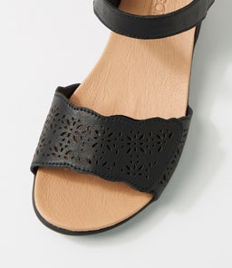 JOONI SU BLACK BLACK SOLE LEATHER