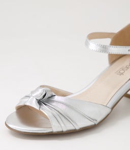 CORRIN SU SILVER LEATHER