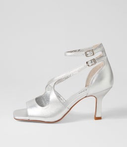 LANYEY TO SILVER LEATHER