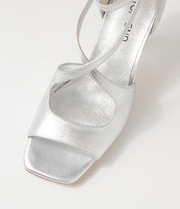 LANYEY TO SILVER LEATHER