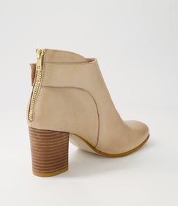 UMOST TO CAMEL LEATHER