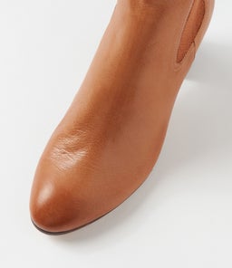 USSET TO COGNAC CHOC HEEL LEATHER ELASTIC