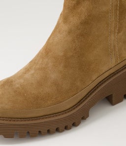 DINERA TO LT CHOC SUEDE