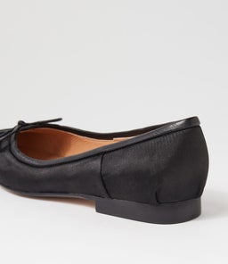 MOOKIE TO BLACK SATIN LEATHER