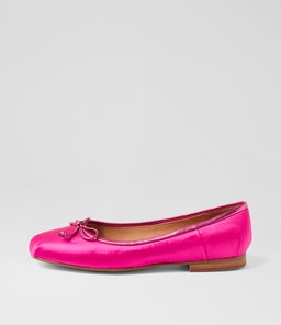 MOOKIE TO FUCHSIA SATIN LEATHER
