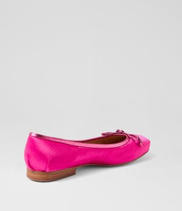 MOOKIE TO FUCHSIA SATIN LEATHER