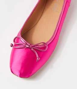 MOOKIE TO FUCHSIA SATIN LEATHER