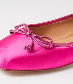 MOOKIE TO FUCHSIA SATIN LEATHER