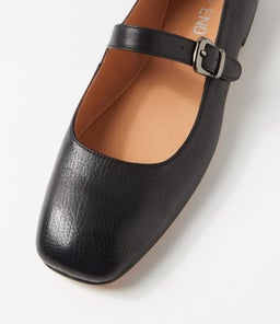 PEETTA TO BLACK LEATHER