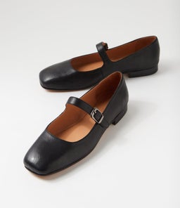 PEETTA TO BLACK LEATHER