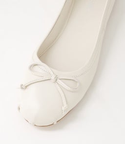 AYDAS TO VANILLA LEATHER