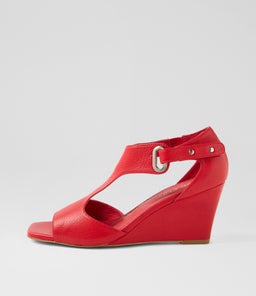 HARNECE TO NEW RED LEATHER
