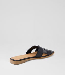 LYCHA TO BLACK LEATHER