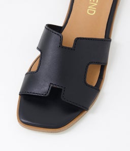 LYCHA TO BLACK LEATHER