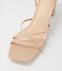 NAKITA VE NUDE SMOOTH