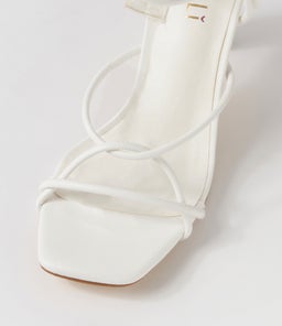 KIARA VE WHITE SMOOTH