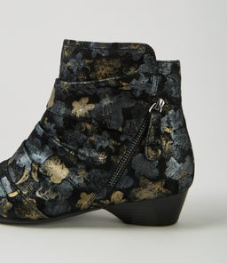 CAMRYN XW ZR BLACK METAL SUEDE